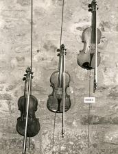 1986 Exposición sobre Instrumentos musicales tradicionales del País Vasco (Arrabeles - violines)