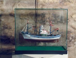 1987 Maqueta Pesquero de bajura Exposición Modelismo y Artesanía Naval