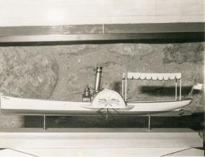 1987 Maqueta embarcación fluvial pasajeros Urumea Exposición Modelismo y Artesanía Naval