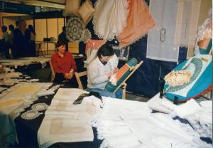 1996 Stand Telar Artesanía Textil / Santisteban Villanueva, Soledad