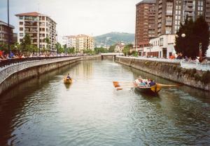 2003 Txalana en el río. Albaola Itsas Kultur Faktoria