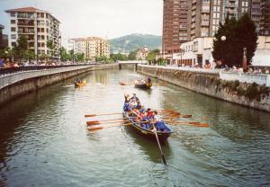 2003 Txalana en el río. Albaola Itsas Kultur Faktoria